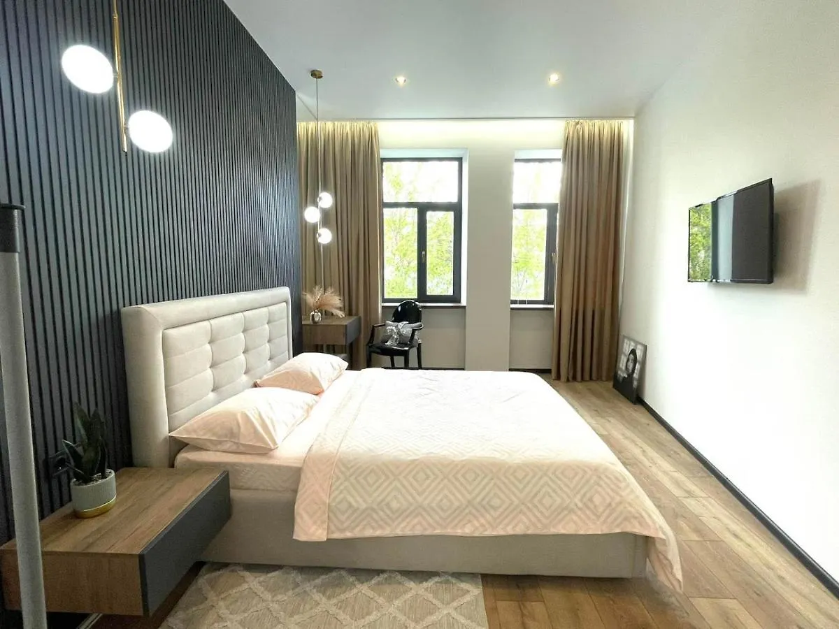 Сучасні Апартаменти В Центрі,Паркінг Lviv Apartment